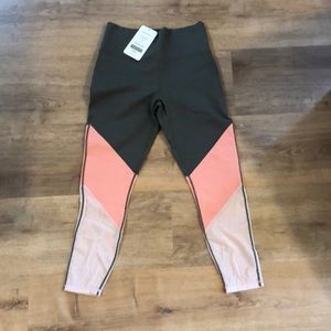 FABLETICS women’s size 7/8 powerhold leggings